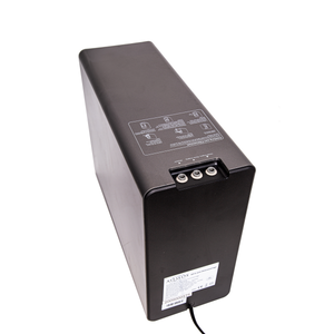Schwarzer rechteckiger Lautsprecher mit Hinterports für Aqmos All in One Osmoseanlage Piu Pura-600