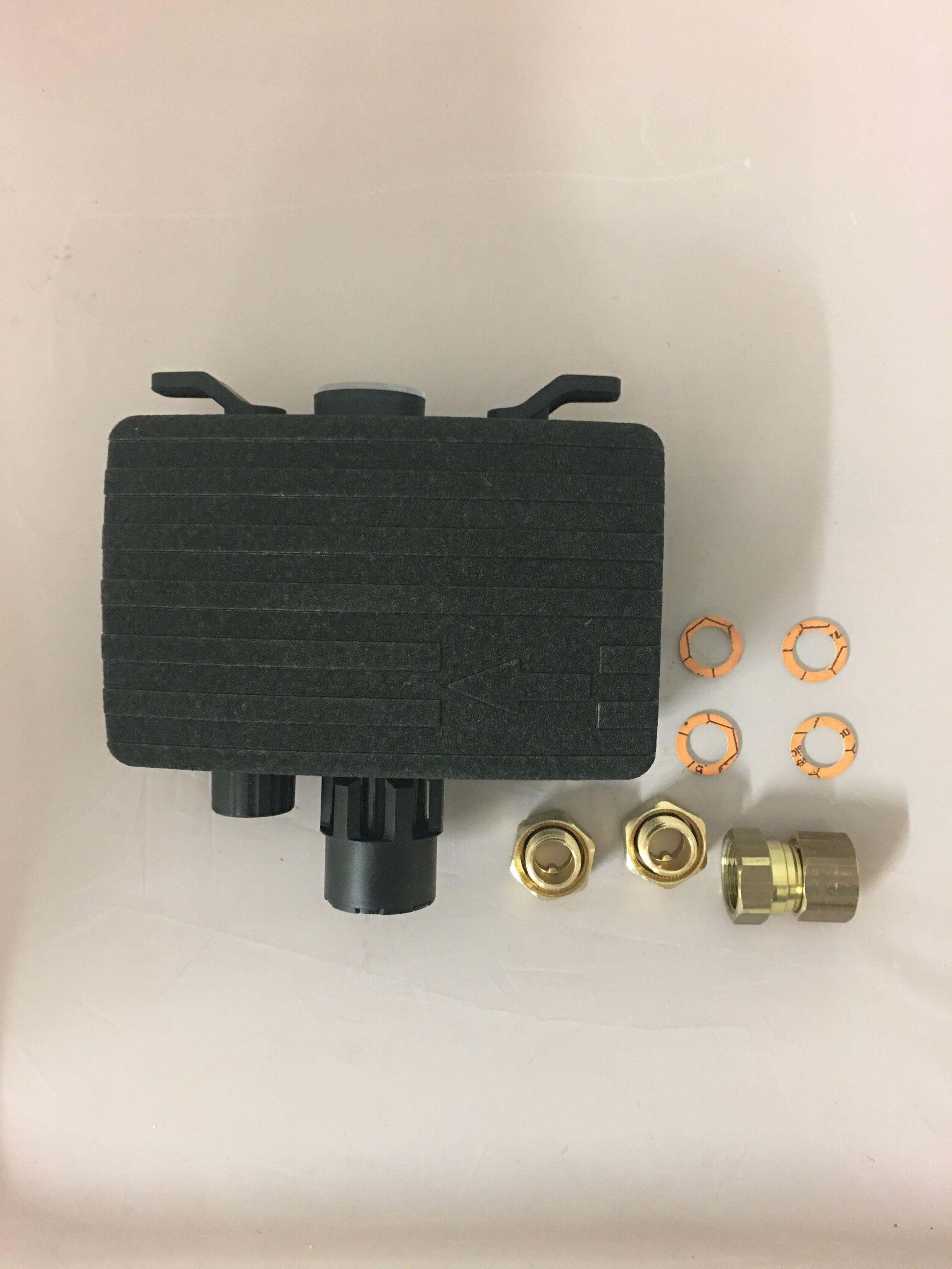 Automatische Heizungs-Füllarmatur BA 6628 Plus DN20 mit schwarzer rechteckiger Füllarmatur und Messinganschlüssen