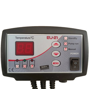 TECH EU-21 Pumpensteuerung Heizungsanlage Umlaufpumpe – Steuergerät mit digitalen Anzeigen und Tasten für die Pumpenregelung.