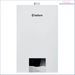 Weiße wandmontierte Heizungsanlage mit Vaillant ecoTEC plus Gastherme